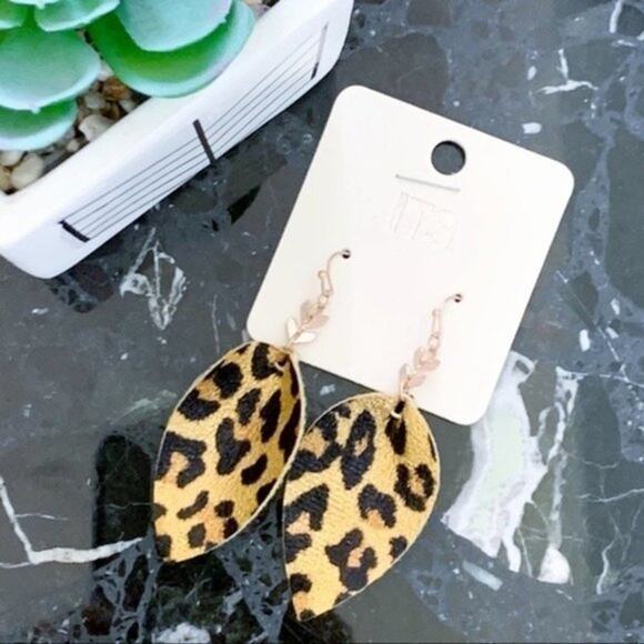 Tear Drop Faux Leather Animal Print Earrings - Picture 1 of 6